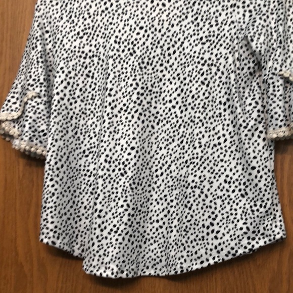 ruffle shirt polka dot shirt XL NWT Reb in J. White black exaggerated ruffle top - Picture 13 of 16